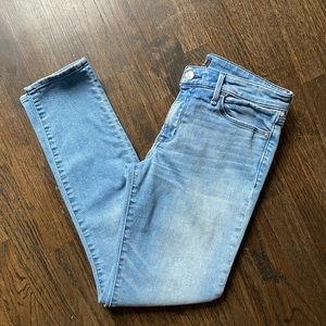 Abercrombie Low Rise Skinny Jean size 27
